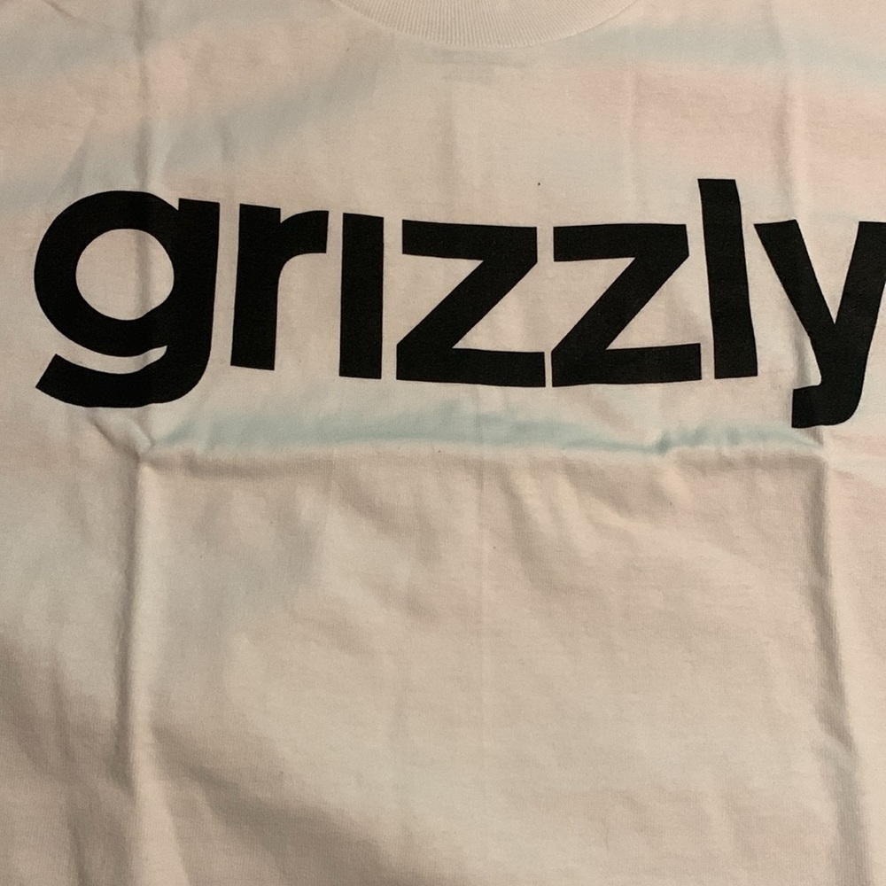 NWT GRIZZLY GRIP TAPE AUTHENTIC MEDIUM WHITE TEE WITH BLACK TYPE LOGO - Picture 5 of 6